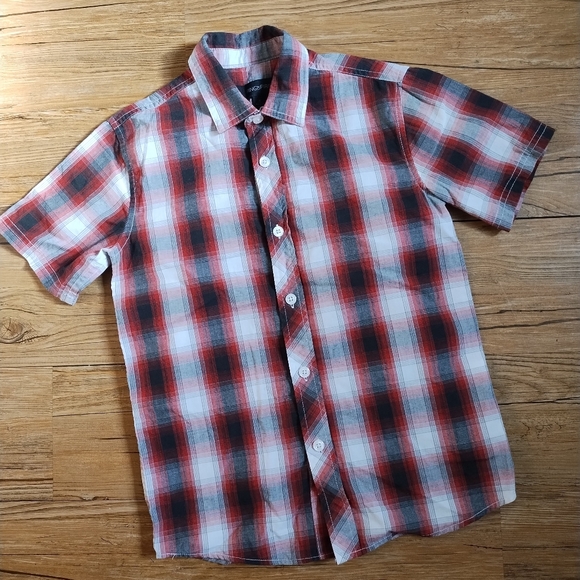 Boys Classic Plaid Button Down Shirt | Small | Black, White, Red - Picture 6 of 6